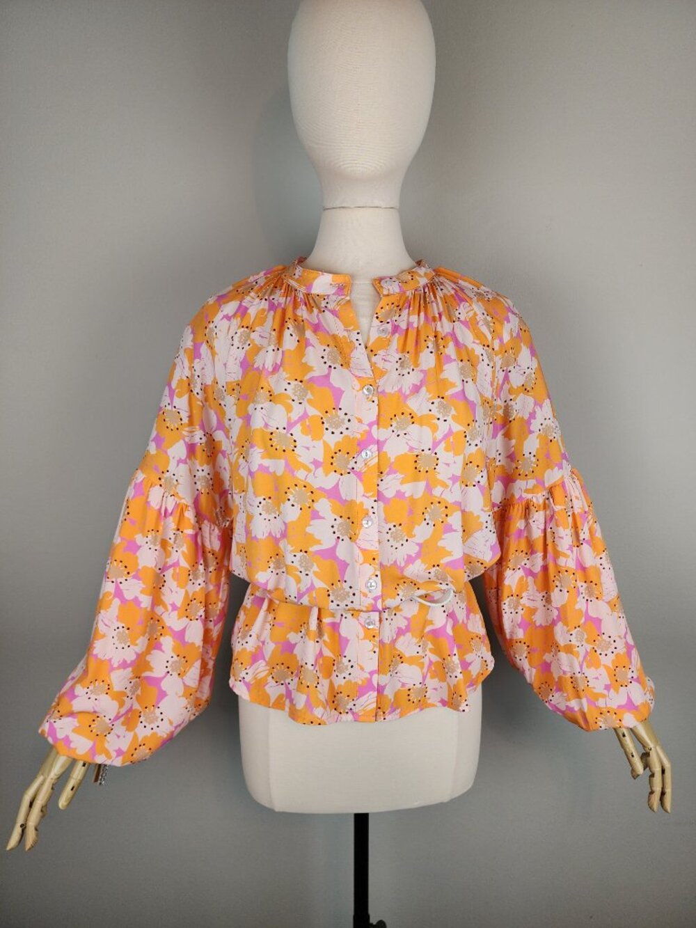 Orange Floral Balloon Sleeve Full Button Front Relaxed Blouse Ladies size Medium